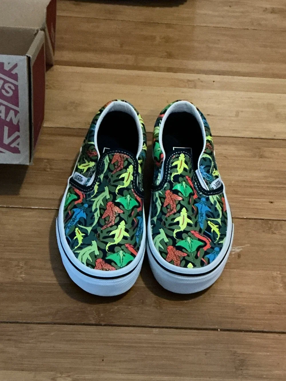Vans Classic Slip On Kids Glow Sharks Dress Blues Skate Shoes Size 2Y New Box